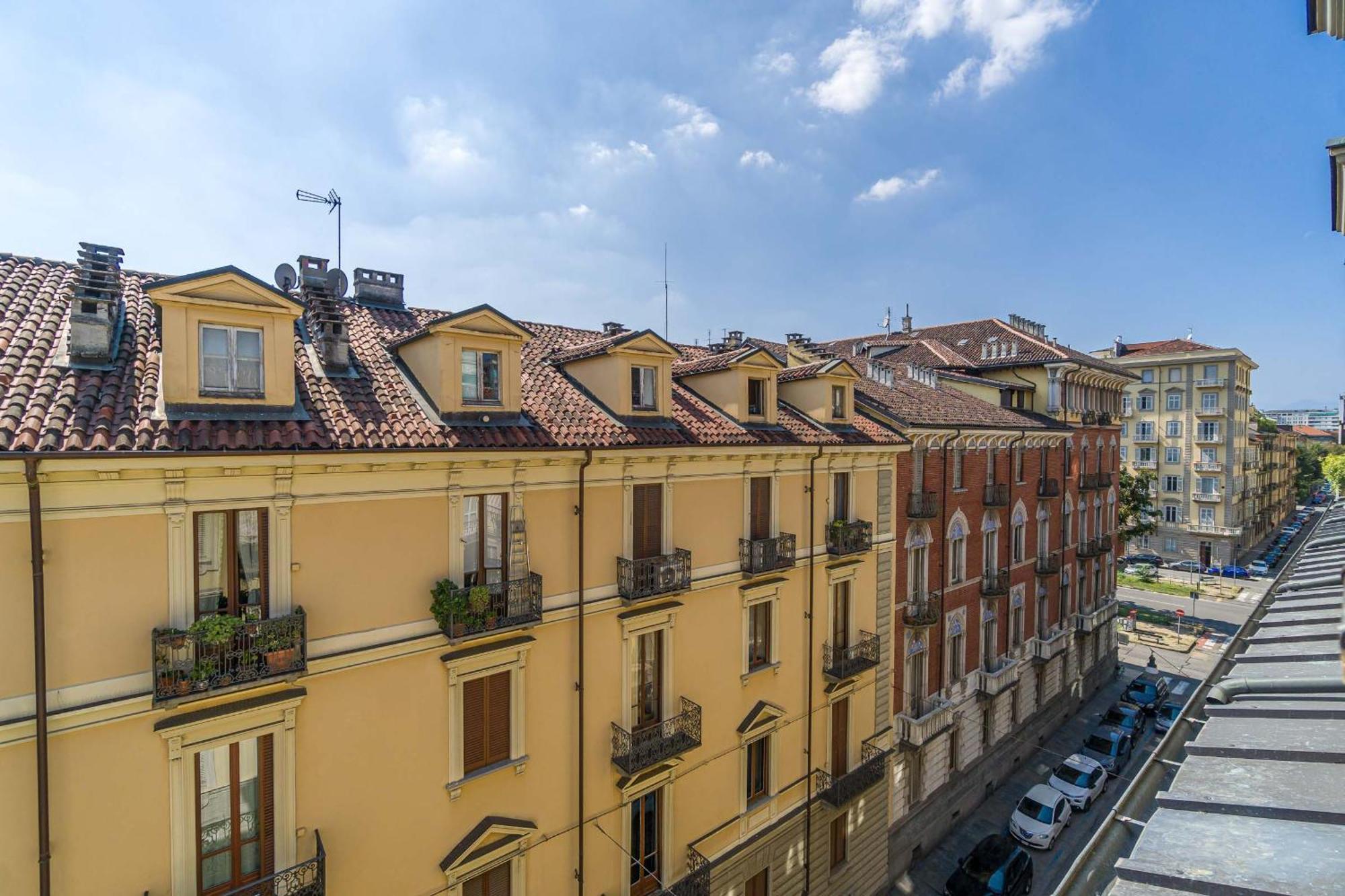 토리노 Casa Valeggio Attic Apt Few Steps From Porta Nuova 아파트 외부 사진