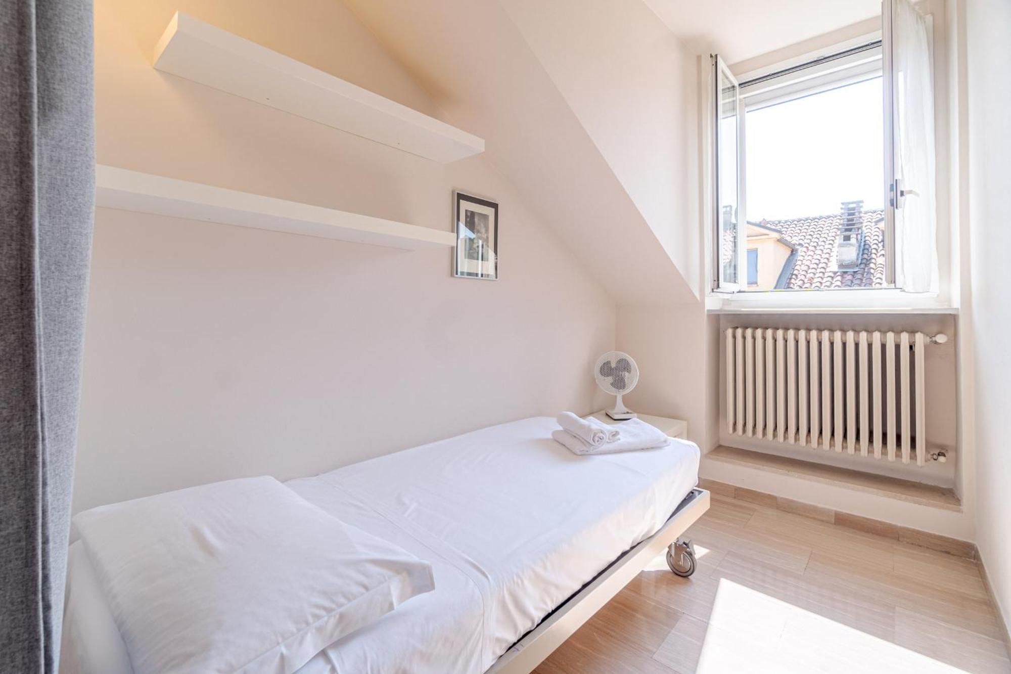 토리노 Casa Valeggio Attic Apt Few Steps From Porta Nuova 아파트 외부 사진