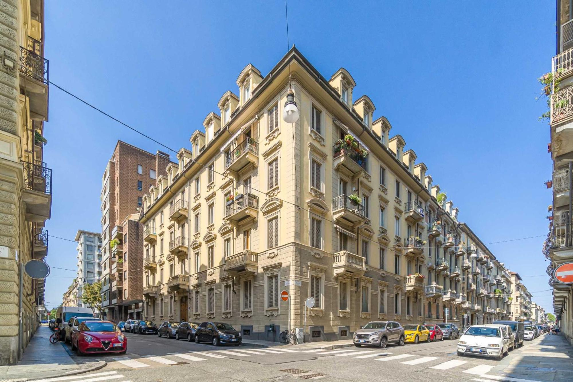 토리노 Casa Valeggio Attic Apt Few Steps From Porta Nuova 아파트 외부 사진