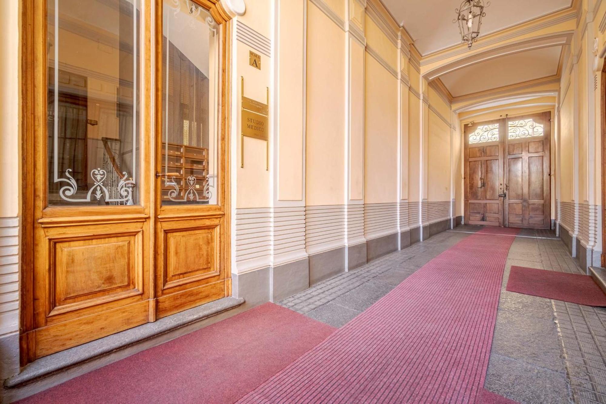토리노 Casa Valeggio Attic Apt Few Steps From Porta Nuova 아파트 외부 사진